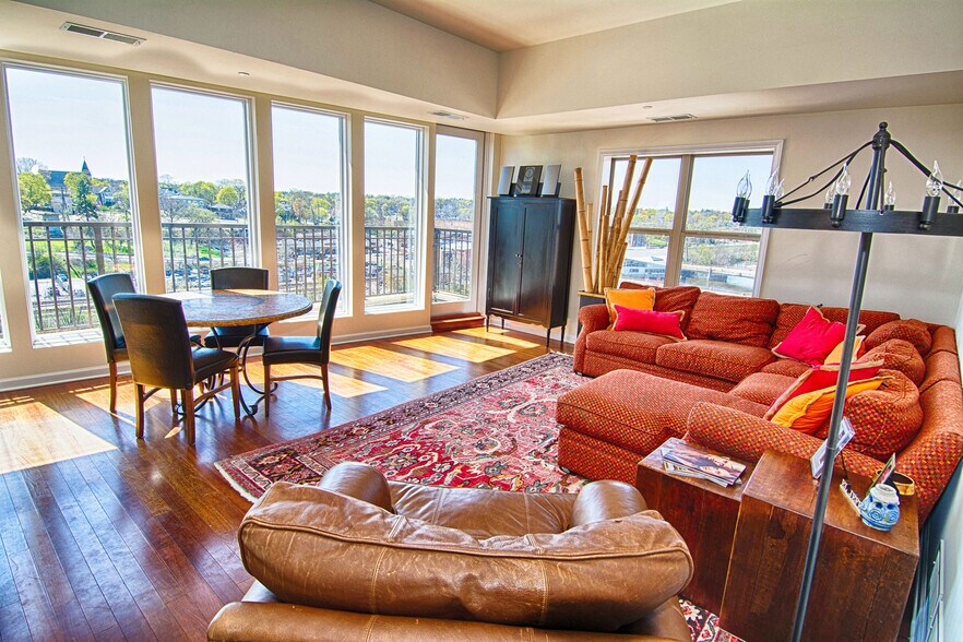 Fountain Square 50 S Grove Ave Elgin IL 60120 Apartment Finder