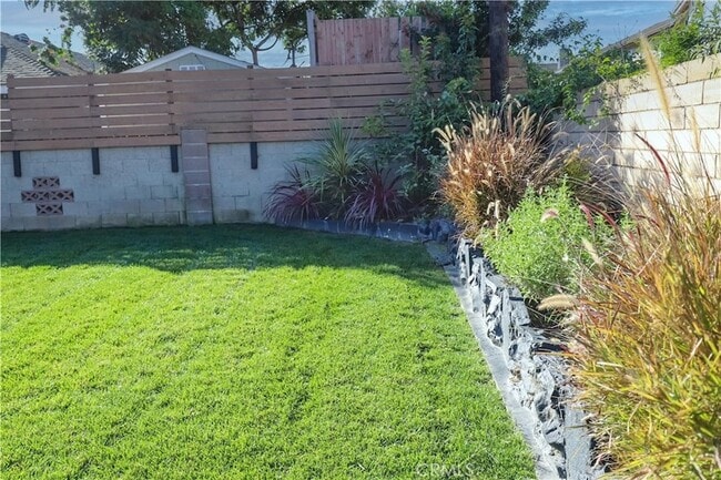 Building Photo - 15271 Yorkshire Ln