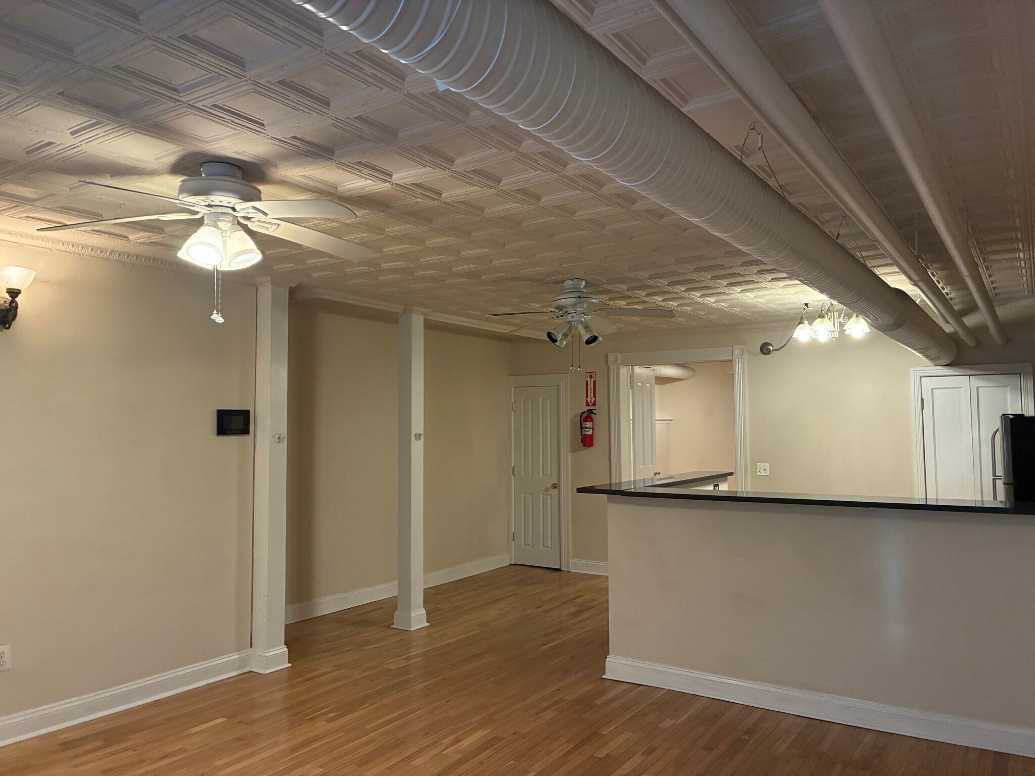 Building Photo - 2105 N Charles St