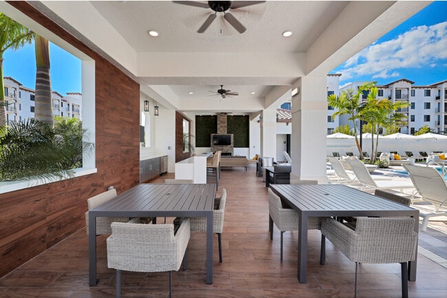 Building Photo - Pacifica