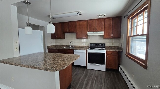 Building Photo - 1499 Wehrle Dr