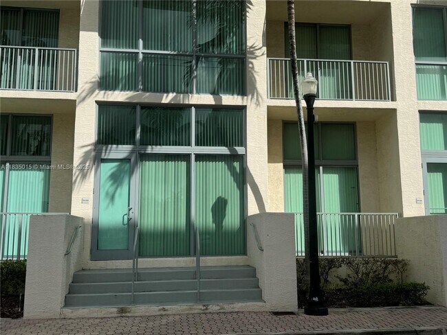 Primary Photo - 140 S Dixie Hwy