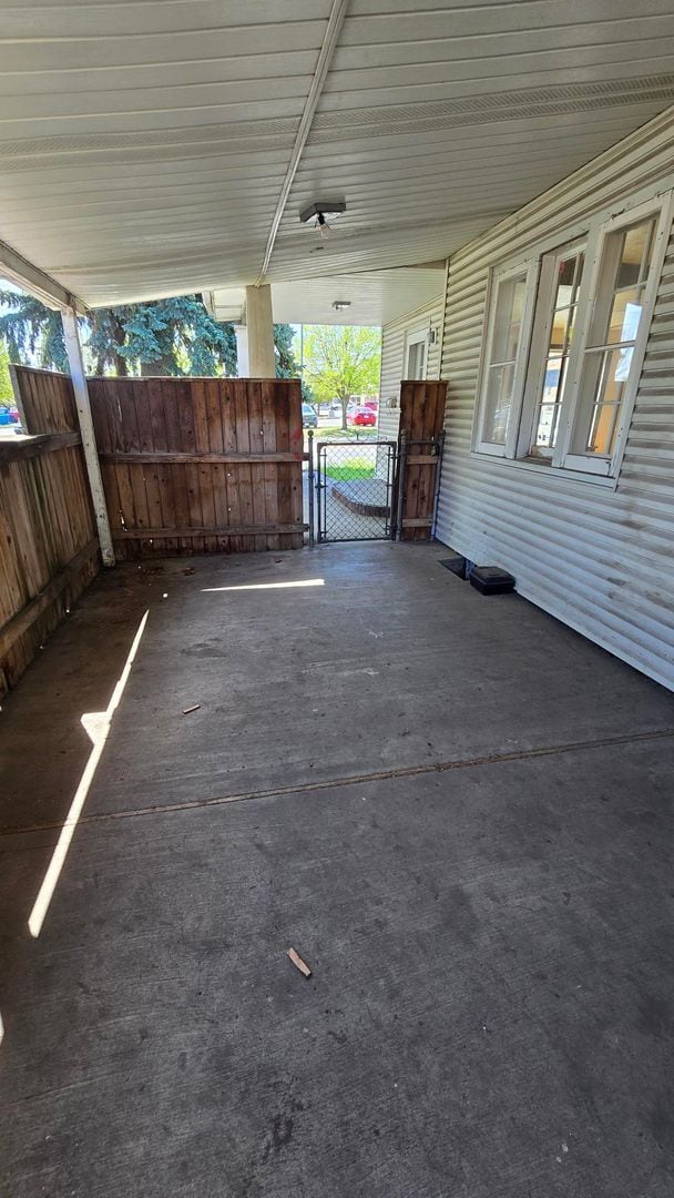 Building Photo - Lovely 3 bed 2 bath home in North Spokane