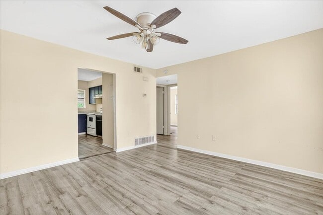 Building Photo - 2-Bedroom Apartment in Convenient Savannah Location