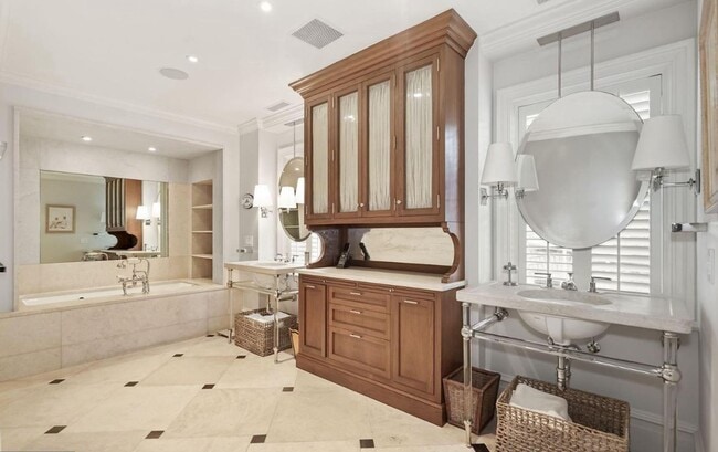 Building Photo - Georgetown East Village Perfection with PA...