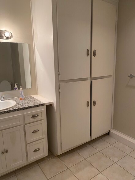 Building Photo - 40 Colony Ridge Pl