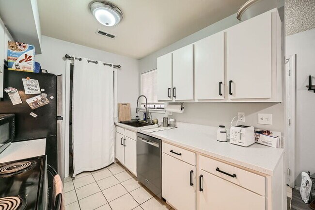 Building Photo - 961 Tampico Ct