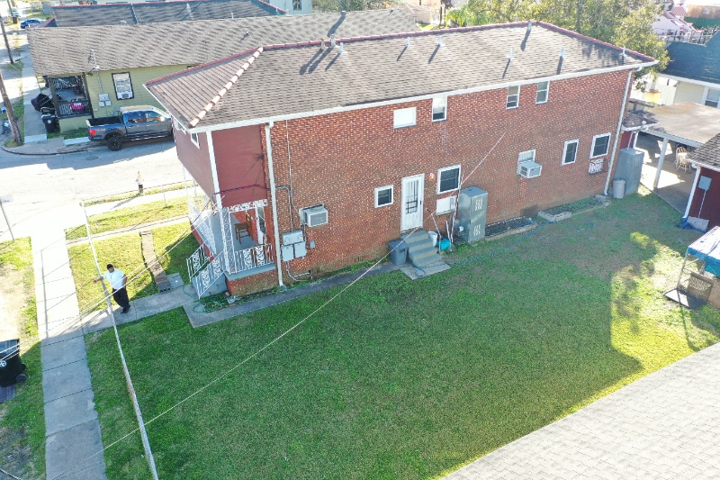 Building Photo - 2400 Annette St