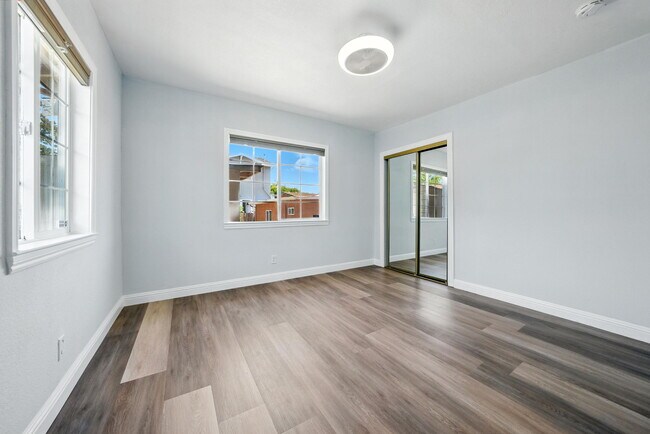 Building Photo - 5530 Laverne Ave