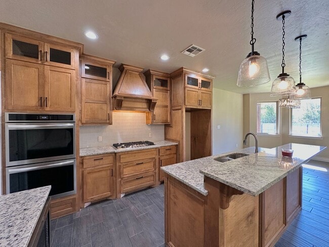 Building Photo - Rent Reduction!! 2 story, 5-bedroom 3 bath home in Wyatt Acres