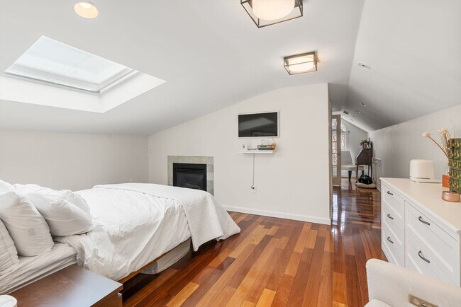 Building Photo - 7 Quincy St