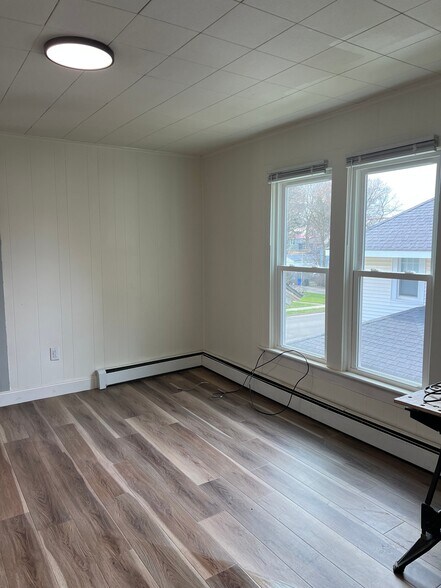 Building Photo - 11 Rickard St