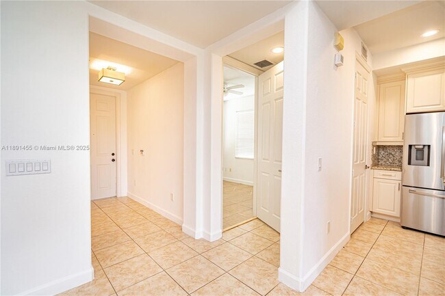 Building Photo - 8231 NW 127th Ln