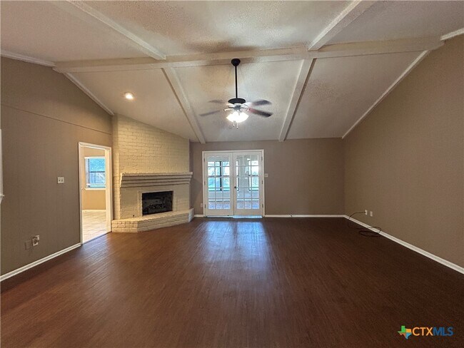 Building Photo - 826 Timber Dr