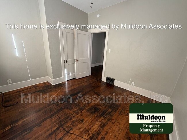 Building Photo - 705 E Platte Ave