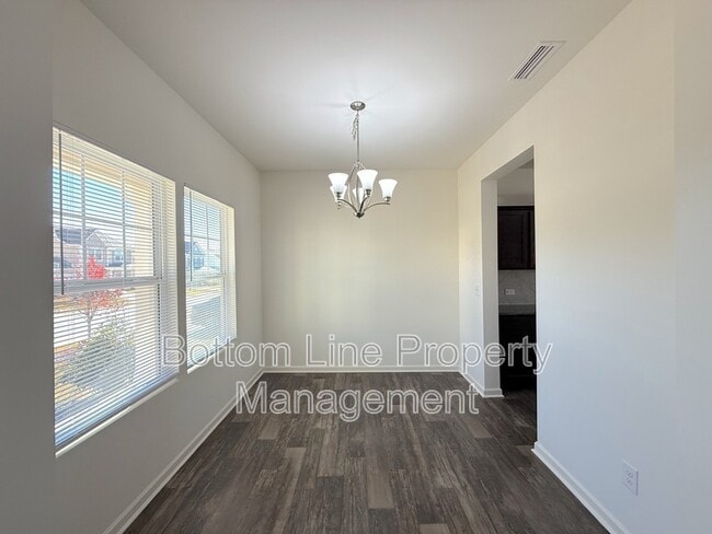 Building Photo - 523 Contentment Dr