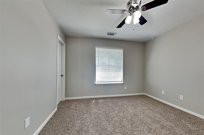 Building Photo - 25714 Oakridge Forest Ln
