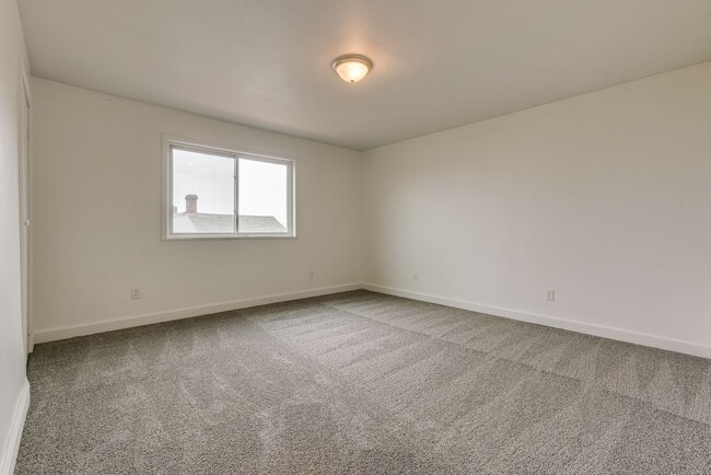 Building Photo - 10 Renwick St