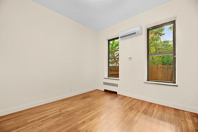 Building Photo - 1378 York Ave