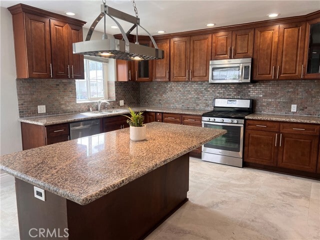 Building Photo - 935 N 1st Ave