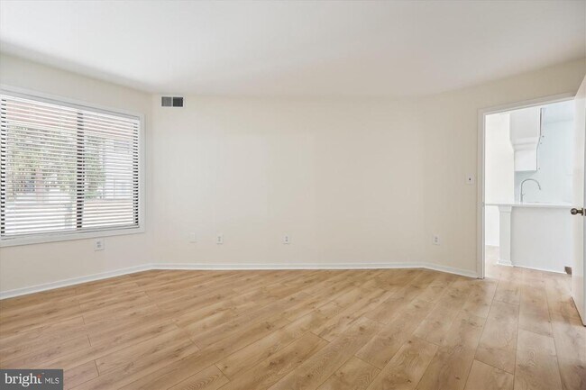 Building Photo - 9912 Hellingly Pl