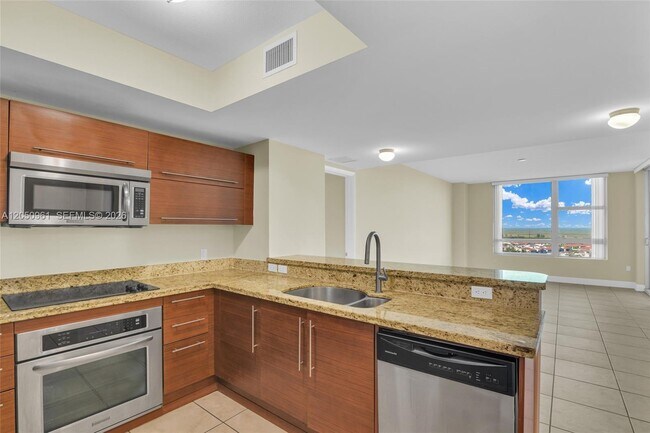 Building Photo - 2681 N Flamingo Rd