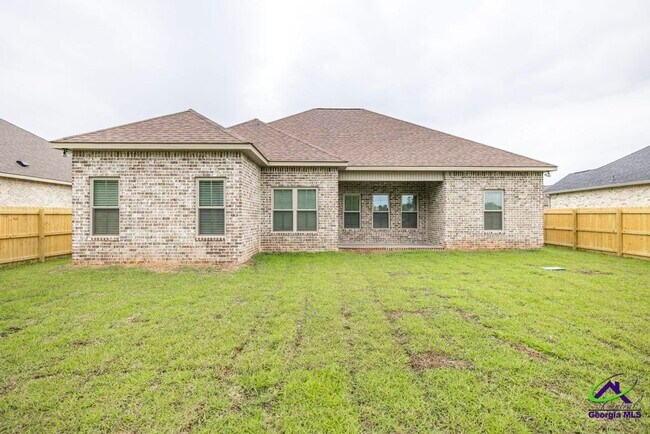Building Photo - 305 Willowbrook Ln