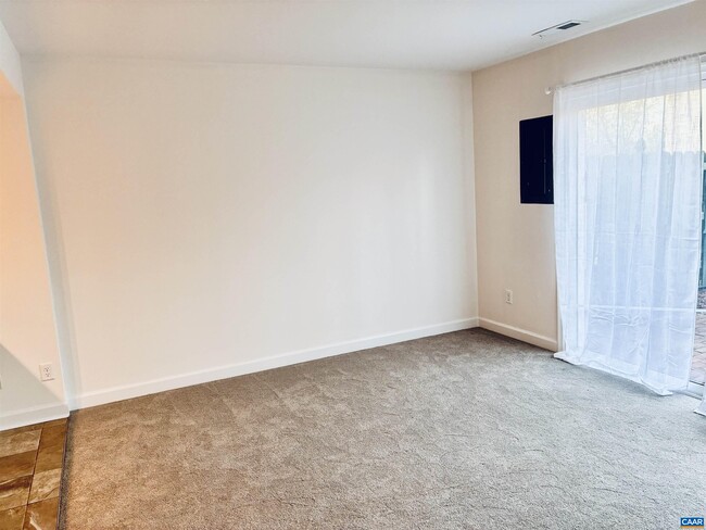 Building Photo - 210 Saponi Ln