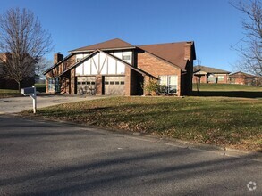 Building Photo - 455-457 Maple Grove Way