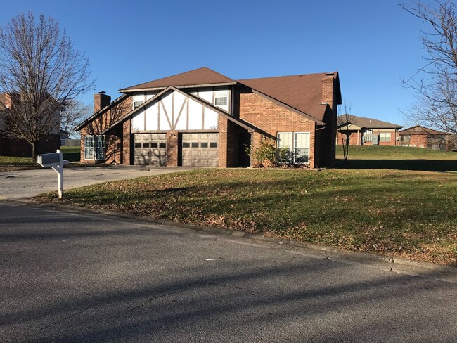 Primary Photo - 455-457 Maple Grove Way