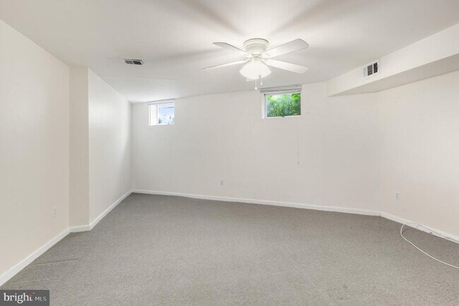 Building Photo - 941 New Market St