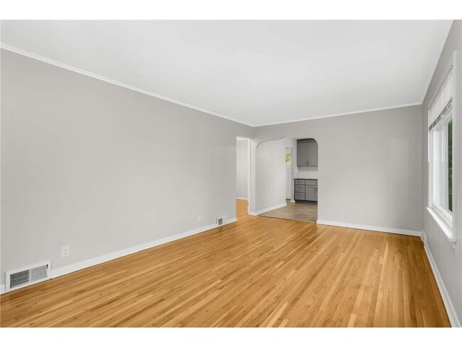 Building Photo - 2336 Ives Ln N