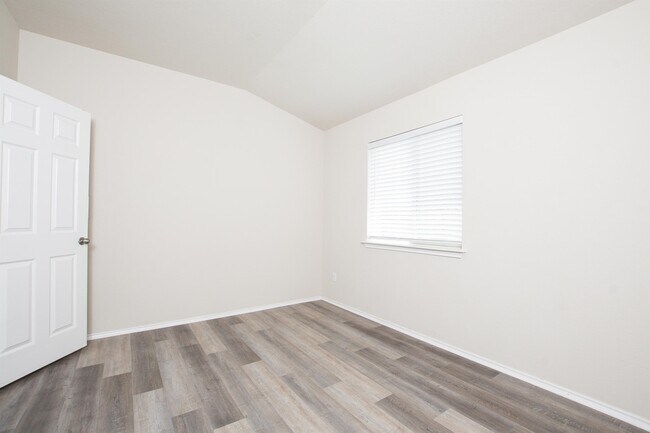 Building Photo - 1226 Kiskadee Branch Dr