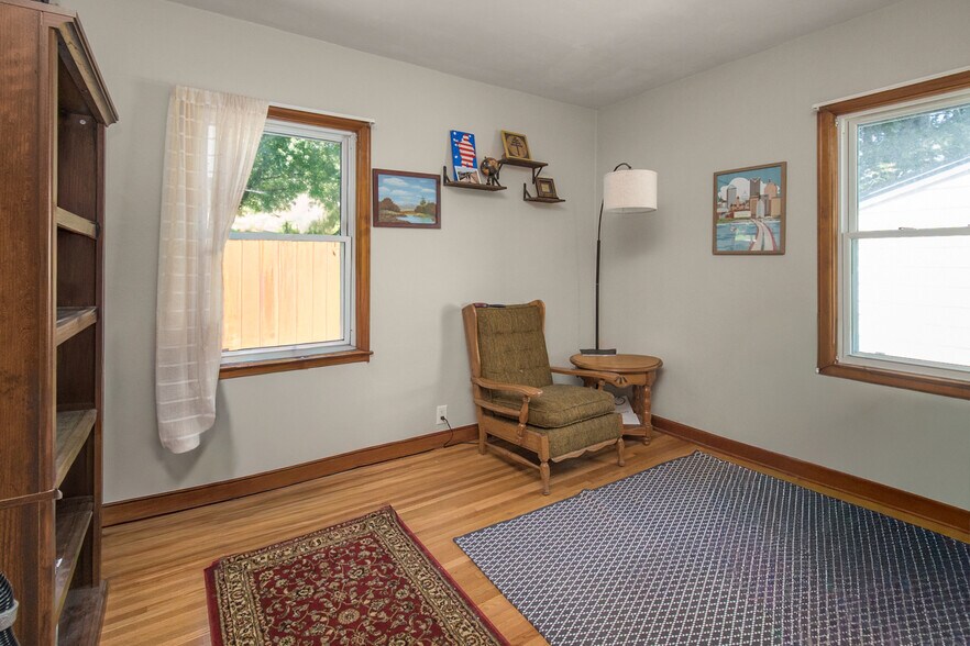 Building Photo - 412 Bircher Ave