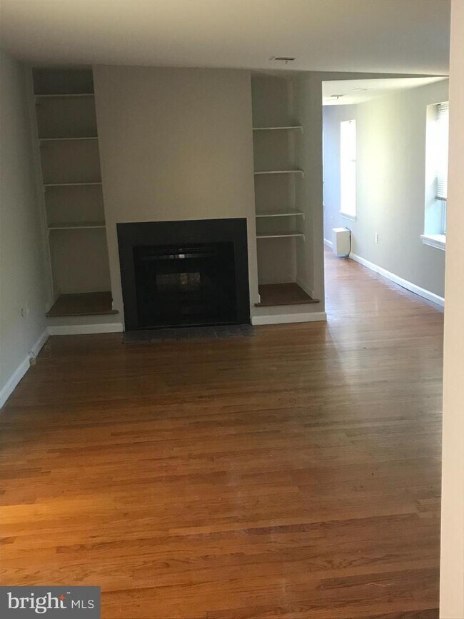 Building Photo - 1902 Wallace St