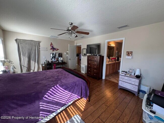 Building Photo - 10054 Amidon St