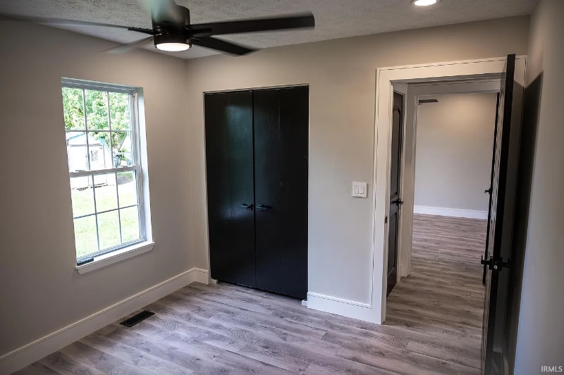 Building Photo - 916 E Dixon St