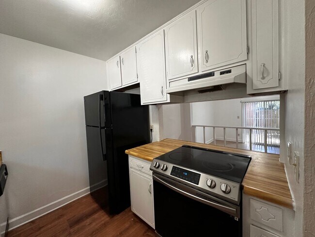 Building Photo - 609 Acorn Grove Ct