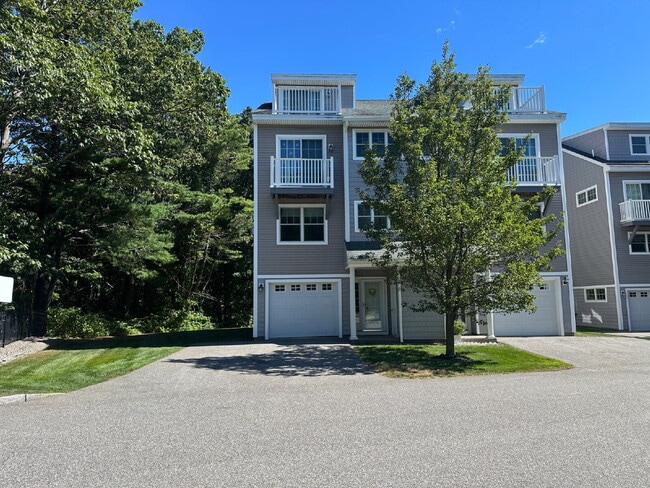 Primary Photo - Winter Rental, Coastal Living Done Right –...