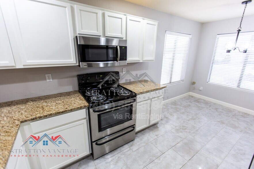 Building Photo - 2105 W Allens Peak Dr