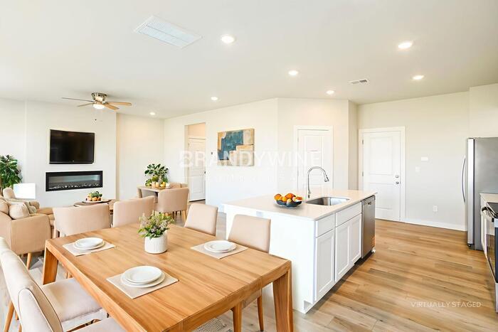 Building Photo - 2416 Appalachian Trl Dr