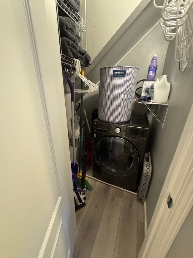 Building Photo - 115 Tramway Dr