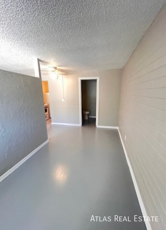 Building Photo - 1101 E Butler Dr