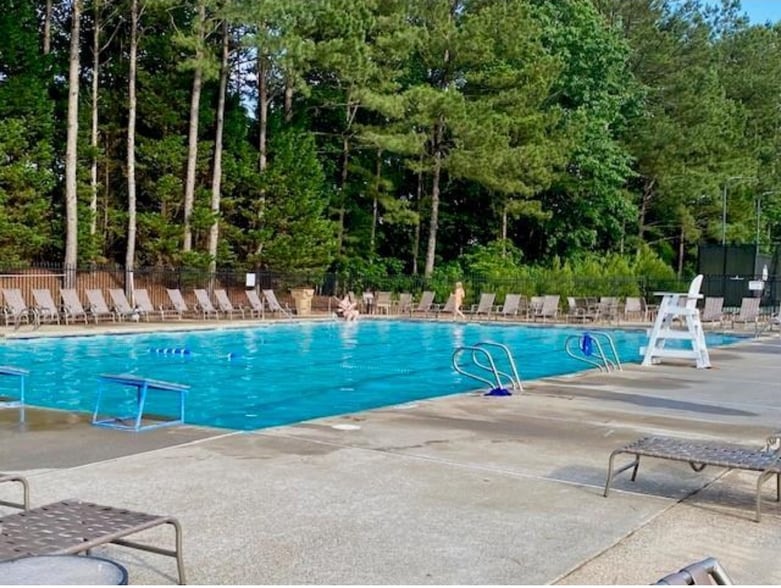 pool 1 - 2002 Fairbrook Ln
