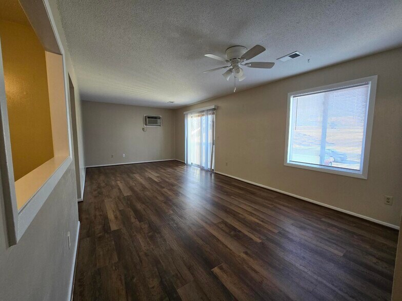 Building Photo - 1497 4th St W