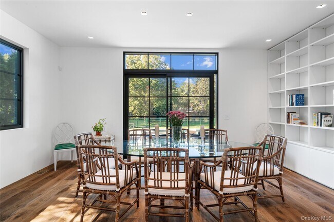 Building Photo - 15 Atterbury Rd