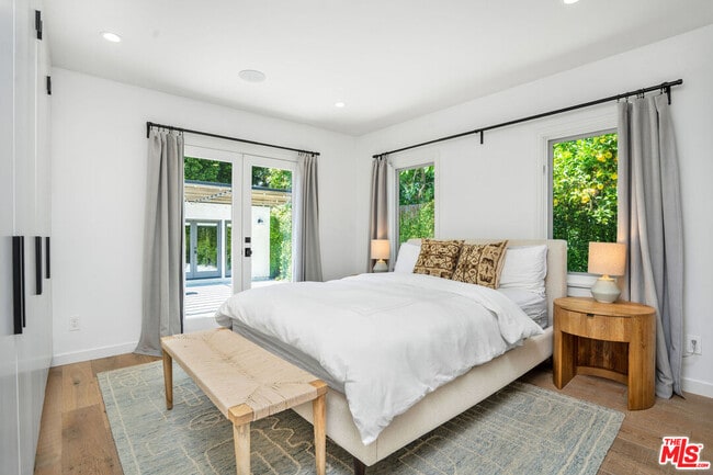 Building Photo - 321 Laurel Ave