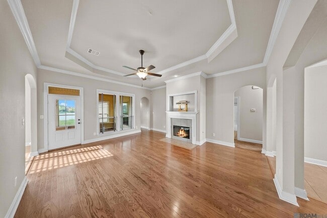 Building Photo - 6107 Waterford Ln