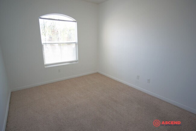 Building Photo - Lovely Home in Southwest Bakersfield!