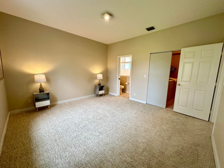 Building Photo - 5791 Island Reach Ln